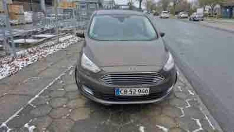 Gebraucht Ford C-MAX Titanium 125 PS (91 kW) 2015 Braun Van / Kleinbus