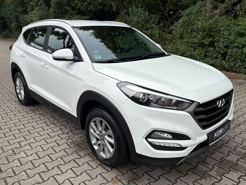 Weiß Gebraucht 2015 Hyundai Tucson Intro Edition SUV | 11.800 € (Guter Preis) - Bild 1/4