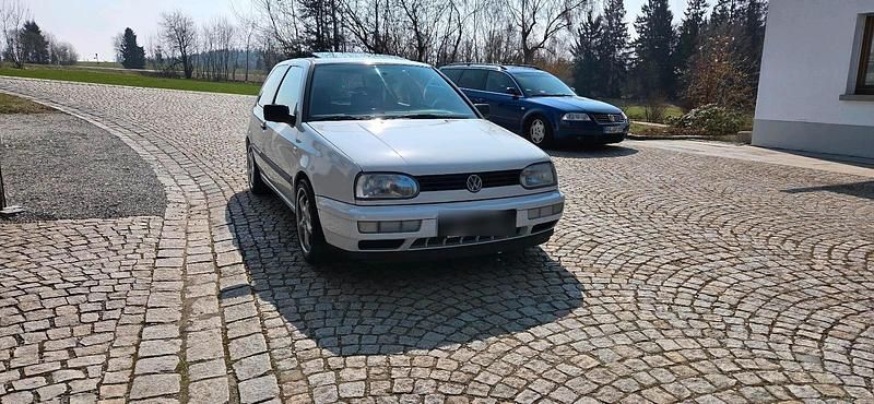 Gebraucht VW Golf III 75 PS (55 kW) 1995 Weiß Kleinwagen