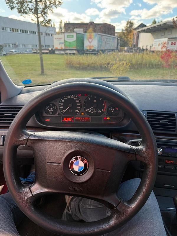 Gebraucht 2001 BMW 320 Kombi | 800 € (Superpreis) - Bild 1/4