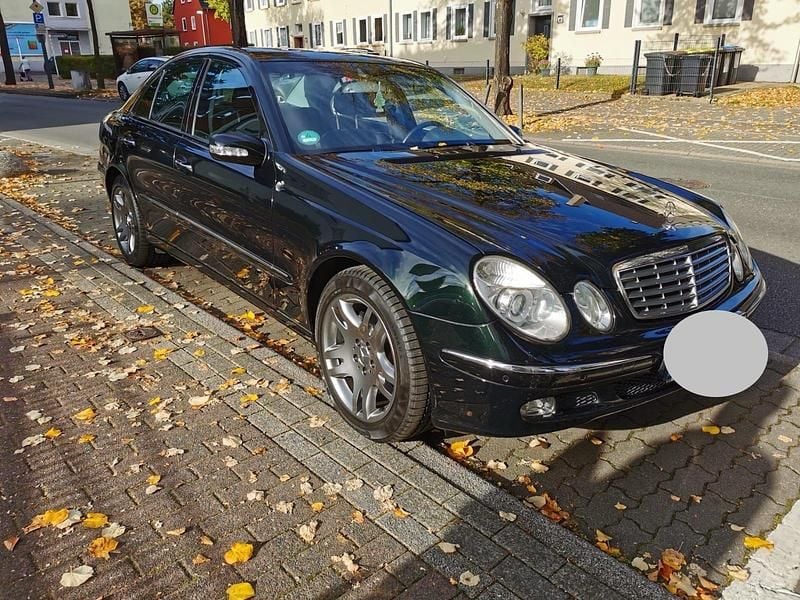 Grün Gebraucht 2003 Mercedes E240 Limousine | 5.500 € (Etwas zu teuer) - Bild 1/4