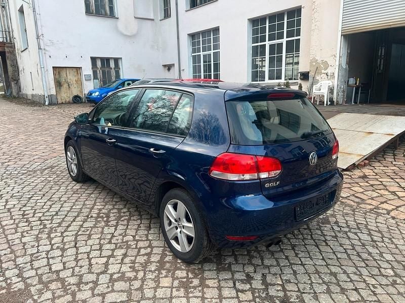 Gebraucht VW Golf VI 125 PS (91 kW) 2010 Blau Kleinwagen