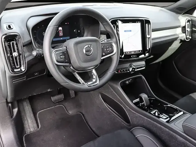 Gebraucht Volvo XC40 Plus 197 PS (144 kW) 2023 Weiß SUV