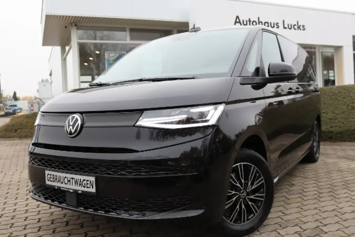Usado VW Multivan Basis 150 HP (110 kW) 2024 Preto Monovolume