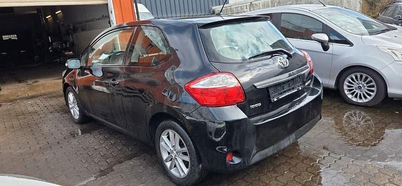 Gebraucht Toyota Auris Basis 101 PS (74 kW) 2010 Schwarz Limousine
