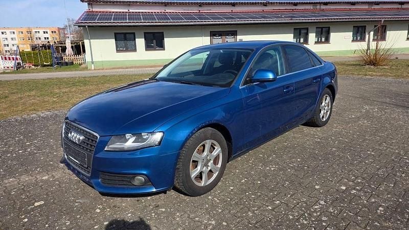 Gebraucht Audi A4 Attraction 120 PS (88 kW) 2009 Blau Limousine