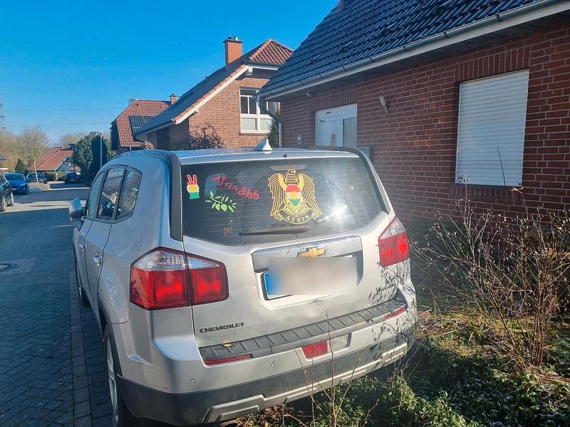 Gebraucht Chevrolet Orlando 163 PS (119 kW) 2012 Silber Van / Kleinbus