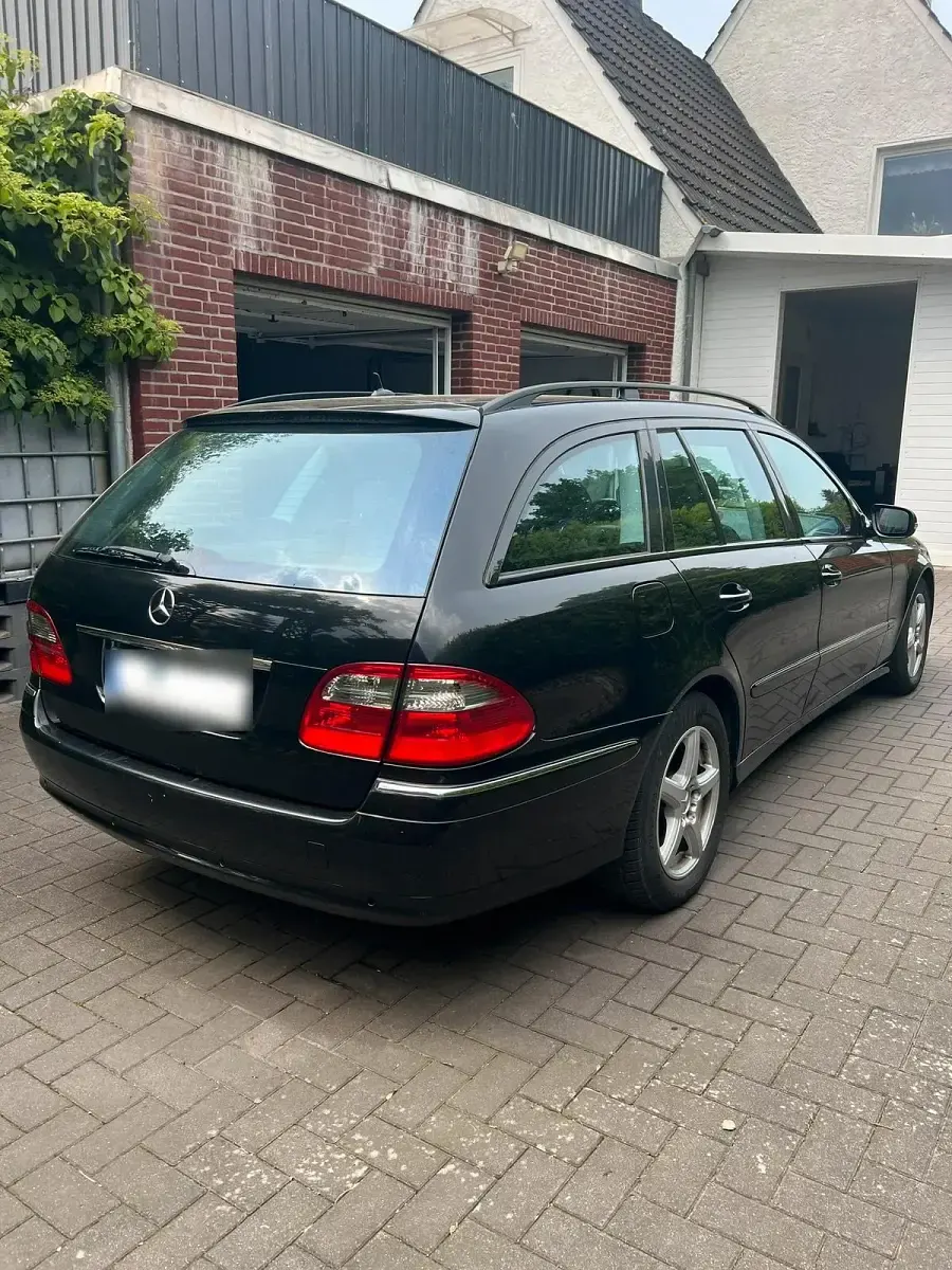 Gebraucht Mercedes E220 Avantgarde 170 PS (125 kW) 2009 Schwarz Kombi