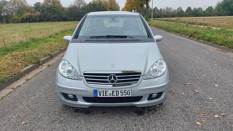 Silber Gebraucht 2005 Mercedes A150 Avantgarde Limousine | 3.500 € (Guter Preis) - Bild 1/4