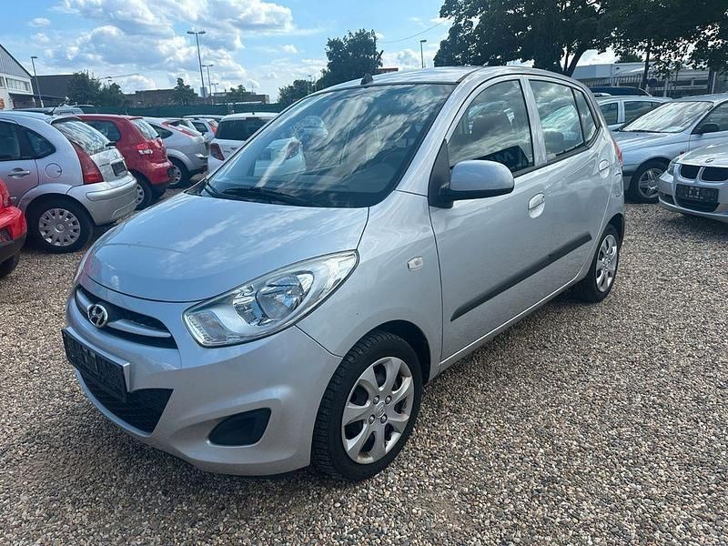 Silber Gebraucht 2011 Hyundai i10 Edition+ Kleinwagen | 2.800 € (Fairer Preis) - Bild 1/4