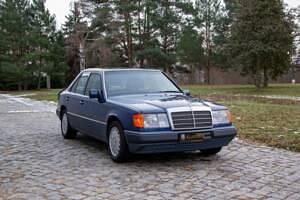 Gebraucht Mercedes E300 220 PS (161 kW) 1991 Blau Limousine