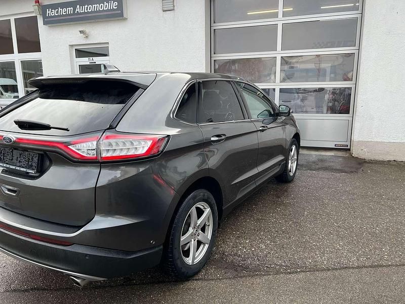 Gebraucht Ford Edge Titanium 211 PS (155 kW) 2016 Magneticgrau (metallic) SUV