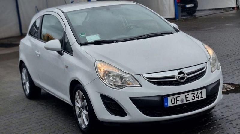 Weiß Gebraucht 2013 Opel Corsa Active Kleinwagen | 3.750 € (Fairer Preis) - Bild 1/4