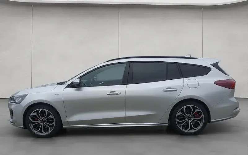 Neu Ford Focus ST-Line X 155 PS (114 kW) 2025 Silber Kombi