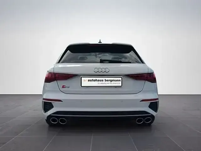 Gebraucht Audi S3 Sport 310 PS (228 kW) 2024 Weiß Limousine