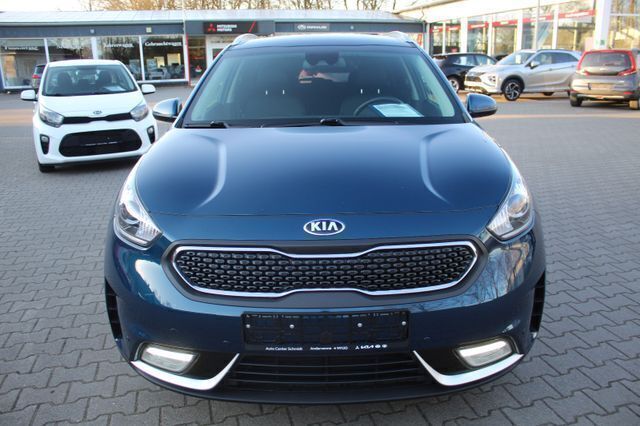 Używany Kia Niro Vision 141 KM (103 kW) 2020 Niebieski SUV