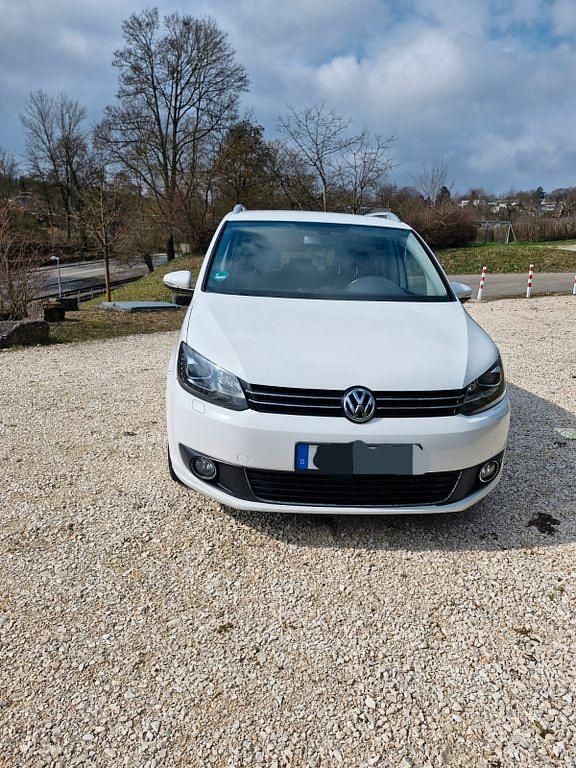Gebraucht VW Touran Highline 140 PS (102 kW) 2013 Weiß Van / Kleinbus
