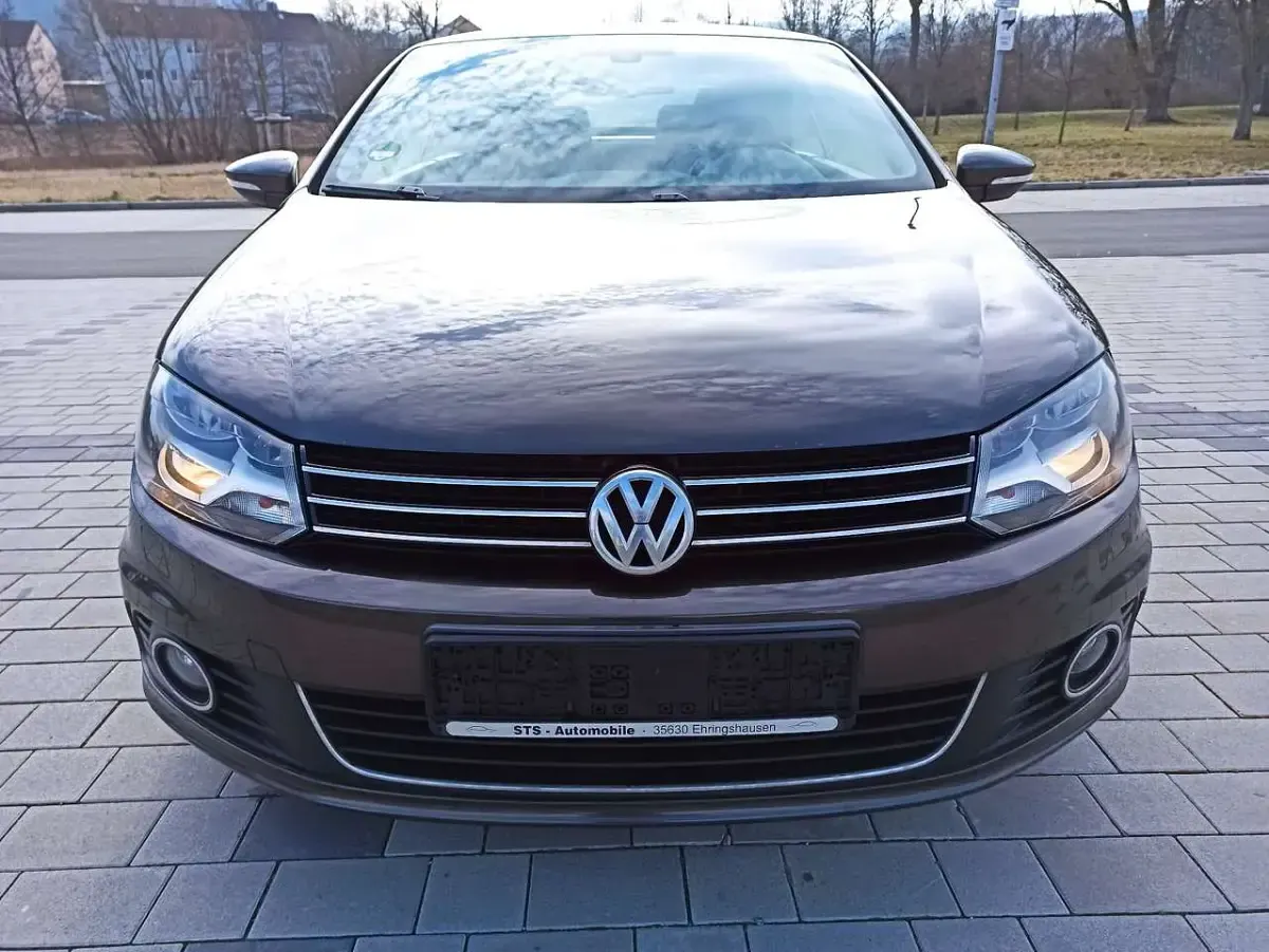 Gebraucht VW Eos 140 PS (102 kW) 2011 Braun Cabrio