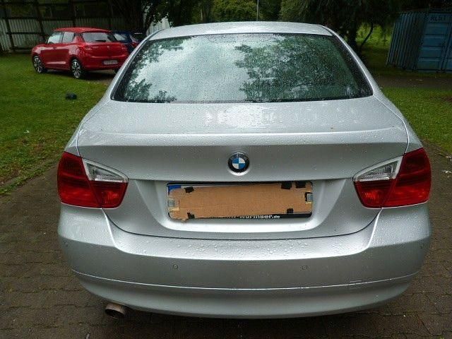 Gebraucht BMW 320 150 PS (110 kW) 2006 Silber Limousine