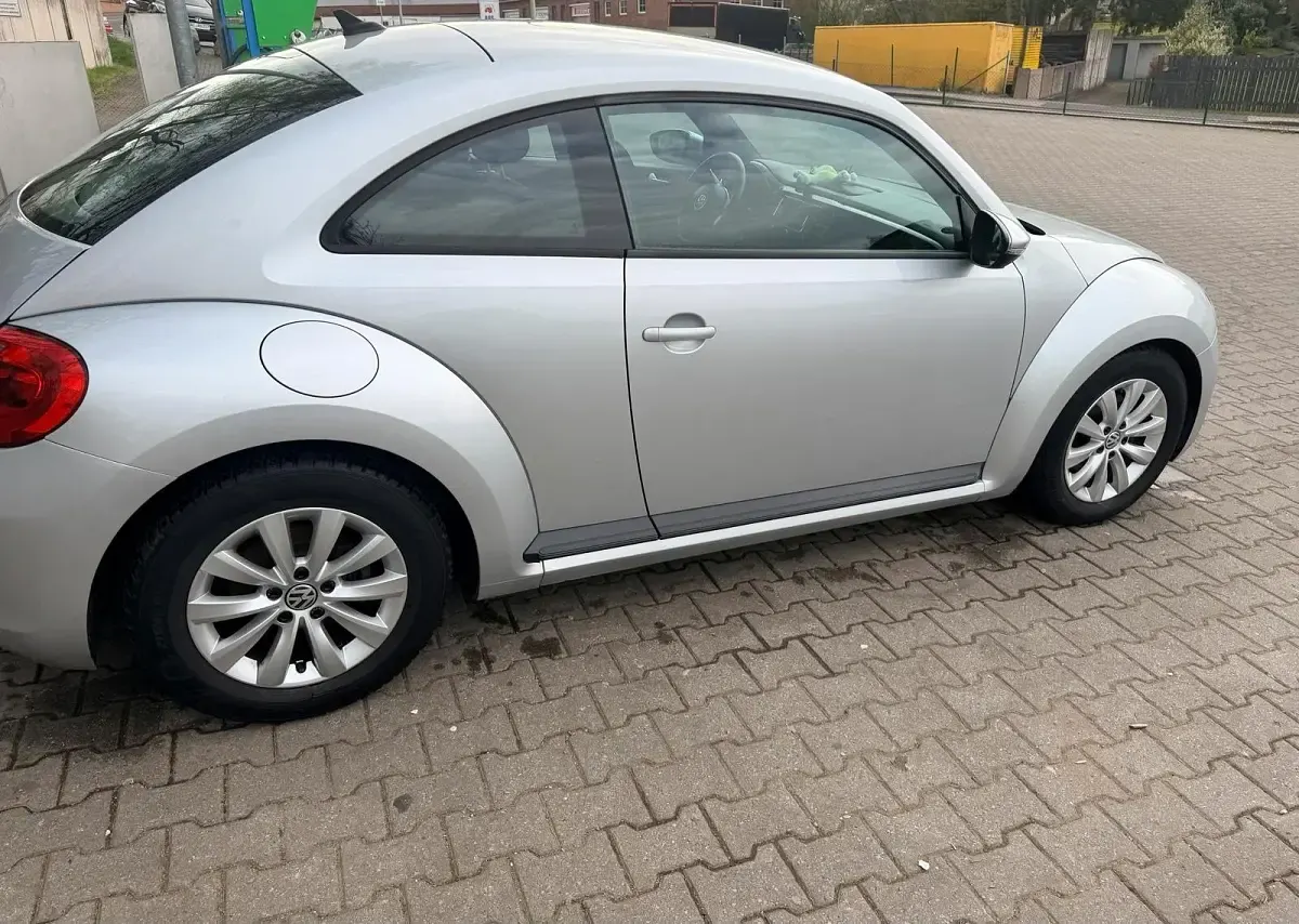 Gebraucht VW Beetle 105 PS (77 kW) 2012 Silber Kleinwagen