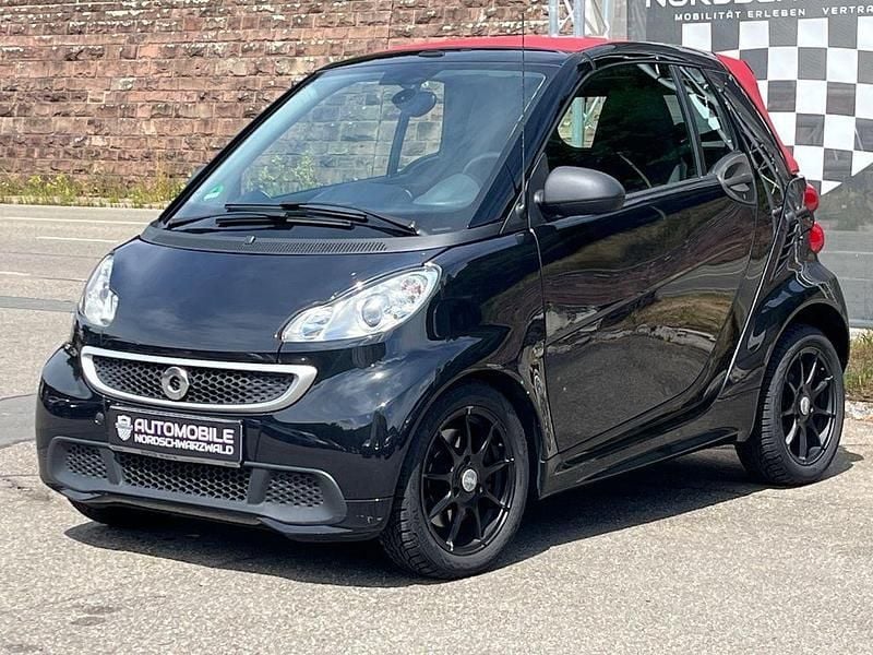 Schwarz Gebraucht 2013 Smart ForTwo Cabrio Cabrio | 7.490 € (Fairer Preis) - Bild 1/4
