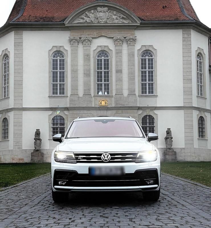 Weiß Gebraucht 2019 VW Tiguan Allspace R-line SUV | 28.500 € (Fairer Preis) - Bild 1/4