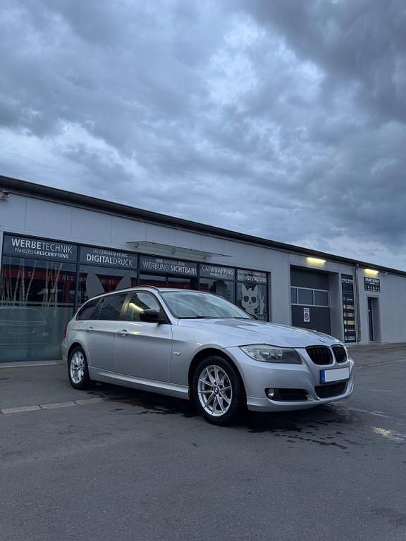 Używany BMW 320 184 KM (135 kW) 2011 Srebrny Kombi