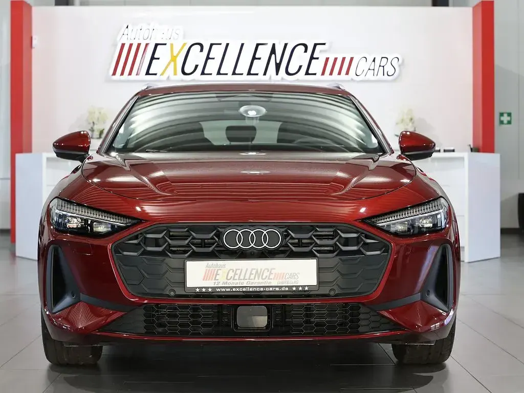 Gebraucht Audi A5 Ambiente 204 PS (150 kW) 2025 Grenadinerot metallic Kombi
