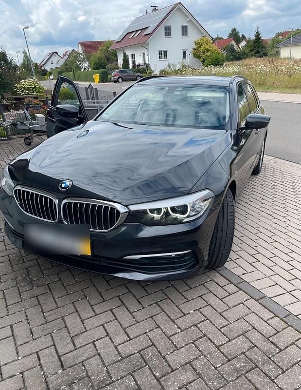 Grau Gebraucht 2018 BMW 520 Kombi | 19.500 € (Superpreis) - Bild 1/4