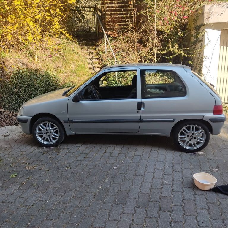 Silber Gebraucht 2002 Peugeot 106 Filou Kleinwagen | 2.000 € (Etwas zu teuer) - Bild 1/4