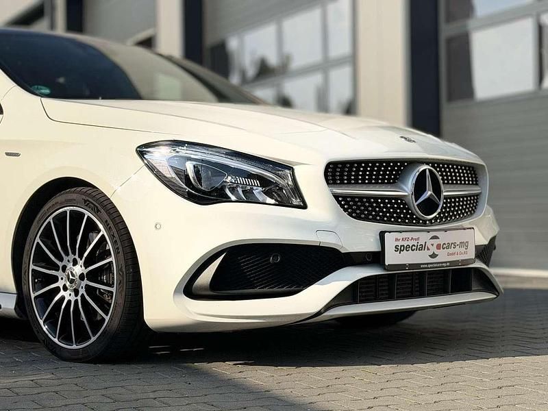 Gebraucht Mercedes CLA220 AMG 177 PS (130 kW) 2018 Calcitweiss/zirrusweiss Limousine