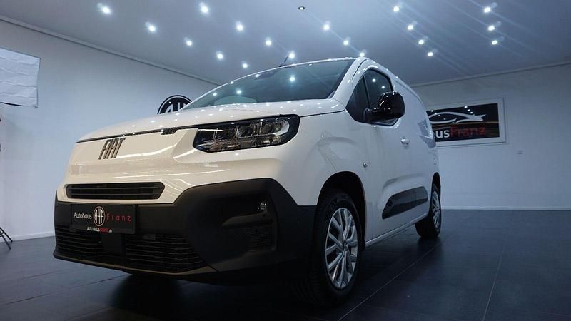 Weiß Gebraucht 2024 Fiat Doblò Van / Kleinbus | 22.997 € (Fairer Preis) - Bild 1/4