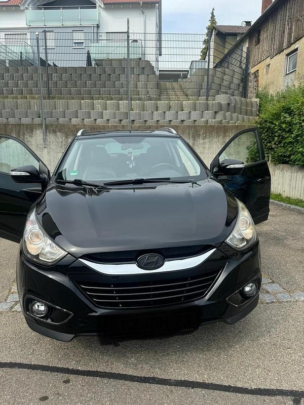 Gebraucht Hyundai ix35 136 PS (100 kW) 2012 Schwarz SUV
