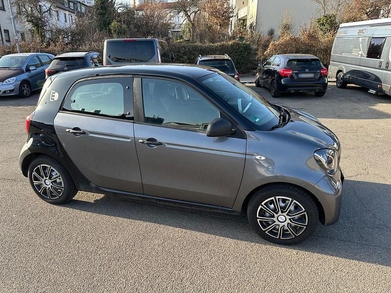 Gebraucht Smart ForFour Electric Drive 60 kW (82 PS) 2017 Schwarz Kleinwagen
