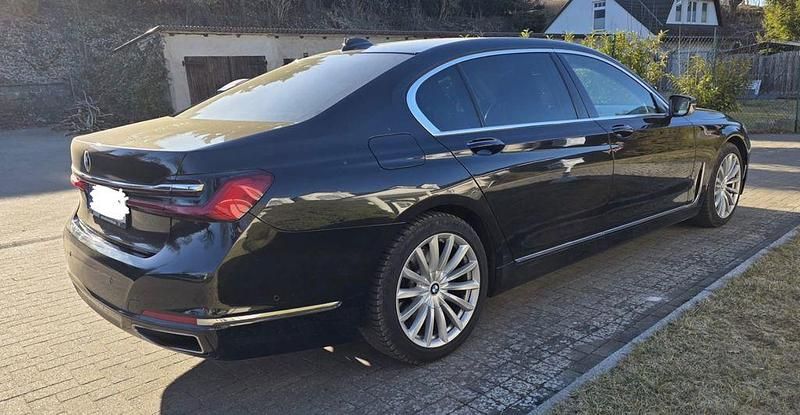 Gebraucht BMW 730L Efficient Dynamics 265 PS (194 kW) 2019 Schwarz Limousine