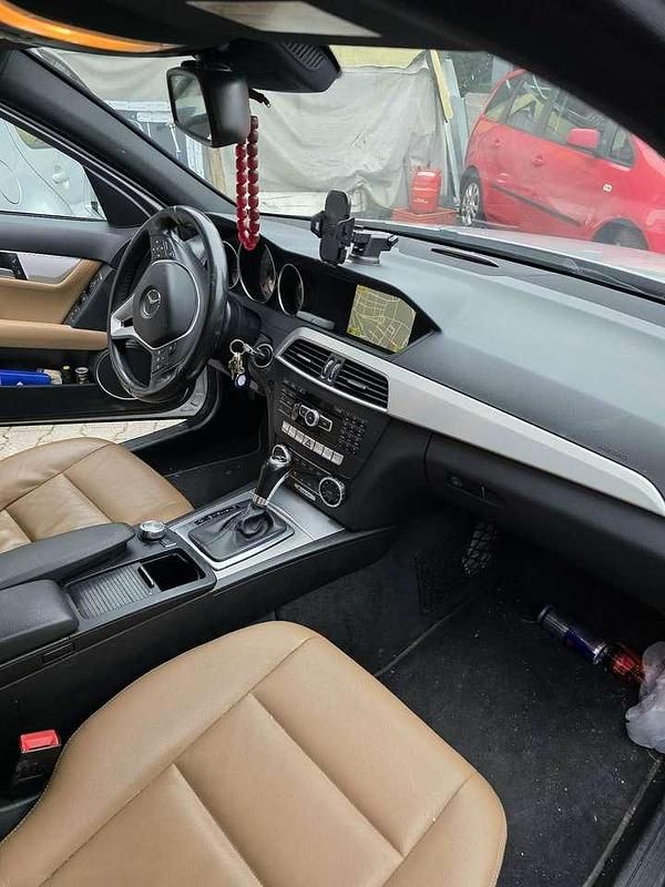 Gebraucht Mercedes C300 231 PS (169 kW) 2012 Grau Kombi