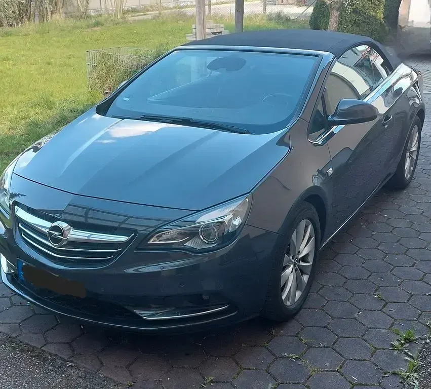 Gebraucht Opel Cascada Innovation 140 PS (102 kW) 2015 Braun Cabrio
