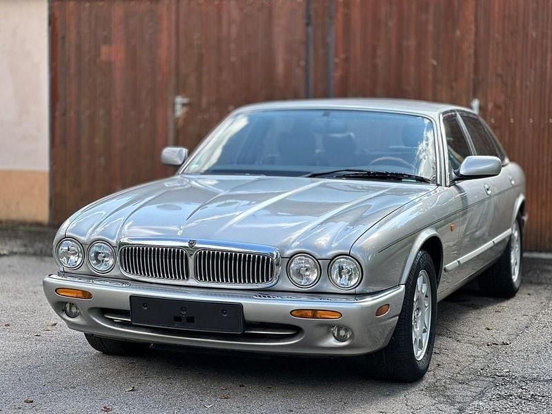 Silber Gebraucht 1998 Jaguar XJ8 Sovereign Limousine | 9.990 € (Superpreis) - Bild 1/4