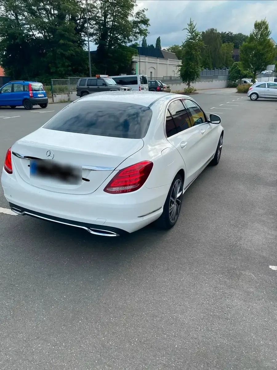 Gebraucht Mercedes C180 2015 Weiß Limousine