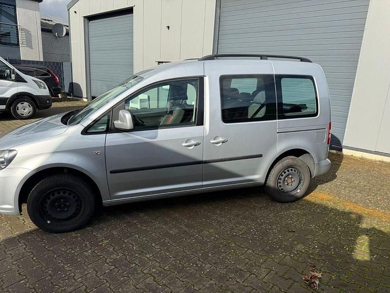 Gebraucht VW Caddy Edition 102 PS (75 kW) 2011 Silber Van / Kleinbus