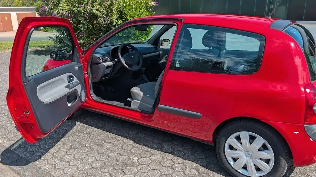 Gebraucht Renault Clio II Campus 58 PS (42 kW) 2006 Rot Limousine
