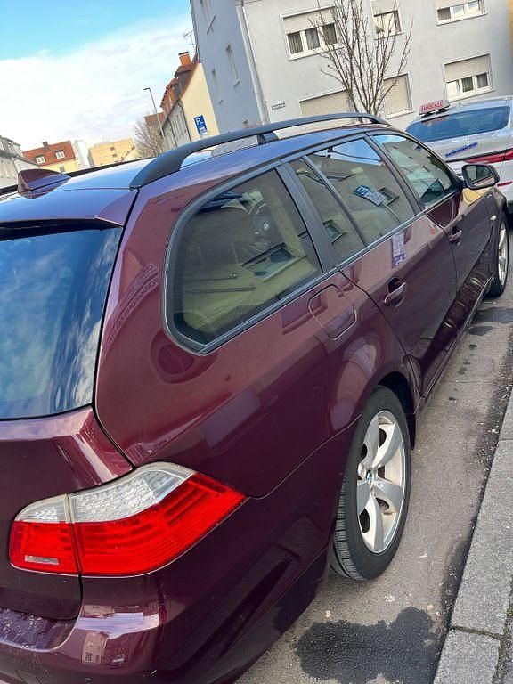 Gebraucht BMW 520 163 PS (119 kW) 2010 Rot Kombi