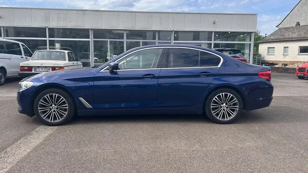 Gebraucht BMW 530 Sport Line 252 PS (185 kW) 2019 Blau Limousine