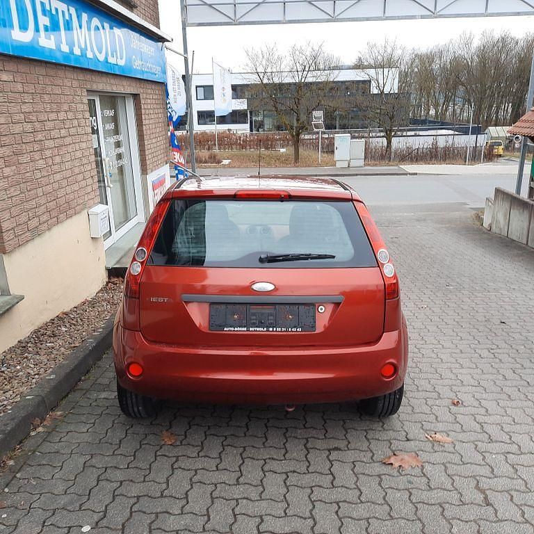 Gebraucht Ford Fiesta Ambiente 69 PS (50 kW) 2006 Orange Kleinwagen