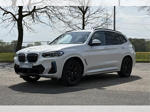 Gebraucht BMW iX3 Impressive 210 kW (286 PS) 2024 Weiß (mineralweiß metallic) SUV
