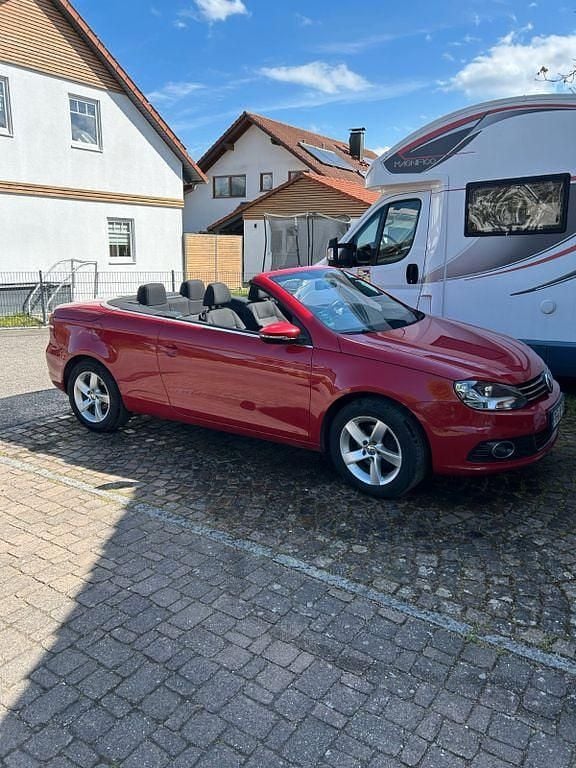 Second-hand VW Eos 122 CP (89 kW) 2011 Roșu Cabrio