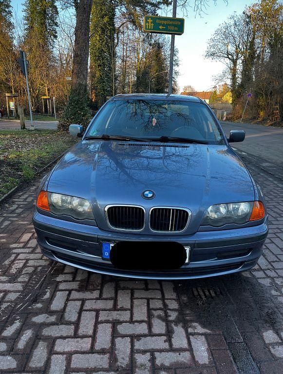 Gebraucht BMW 318 143 PS (105 kW) 2001 Blau Limousine