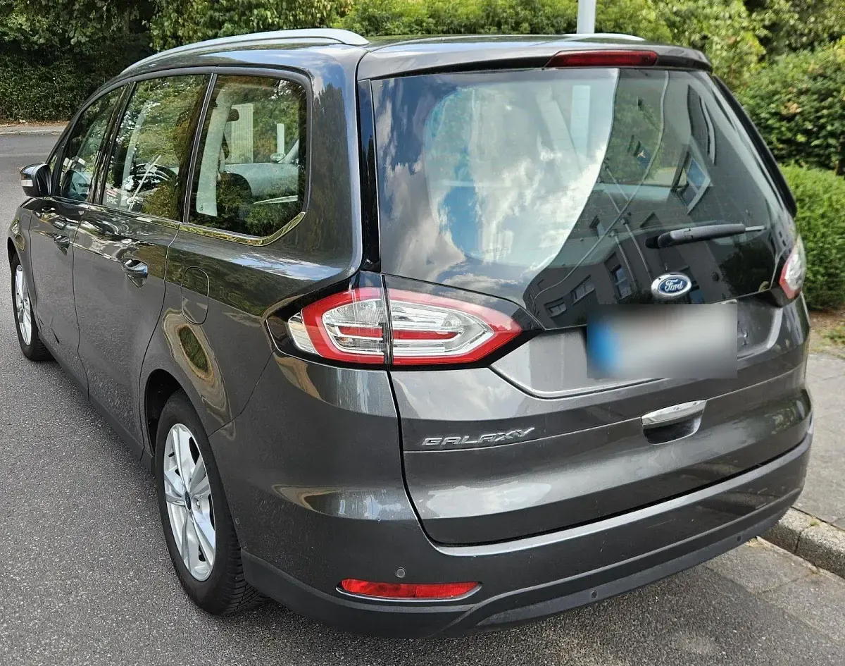 Gebraucht Ford Galaxy 179 PS (131 kW) 2018 Grau Van / Kleinbus