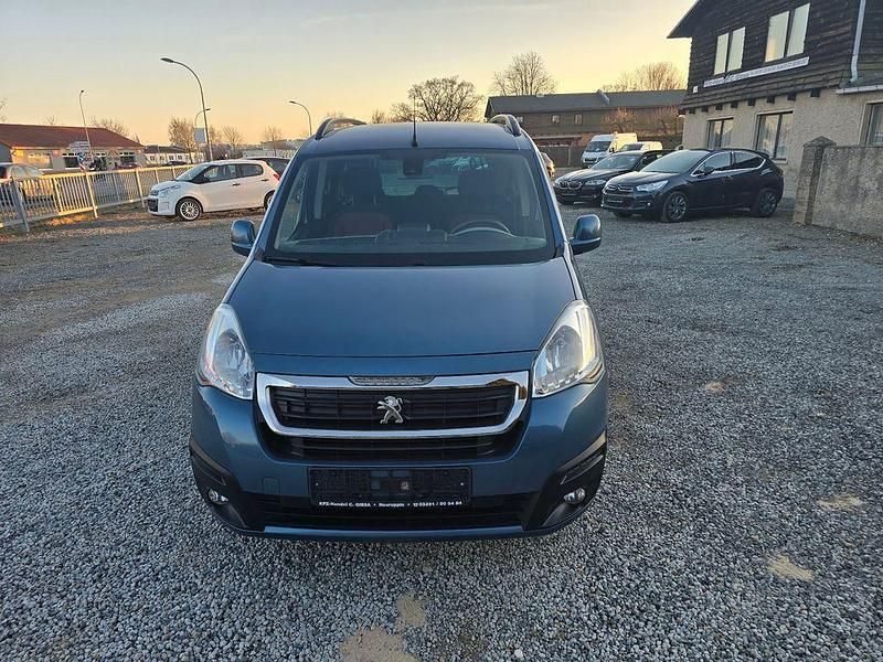 Gebraucht Peugeot TePee Active 99 PS (72 kW) 2016 Blau Van / Kleinbus