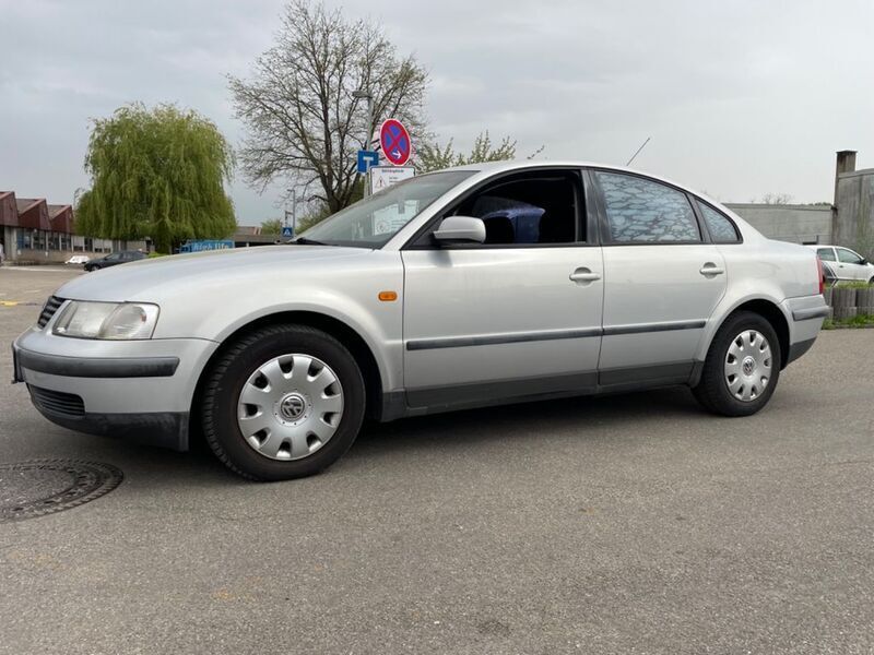 Gebraucht VW Passat Basis 150 PS (110 kW) 1997 Silber metallic Limousine